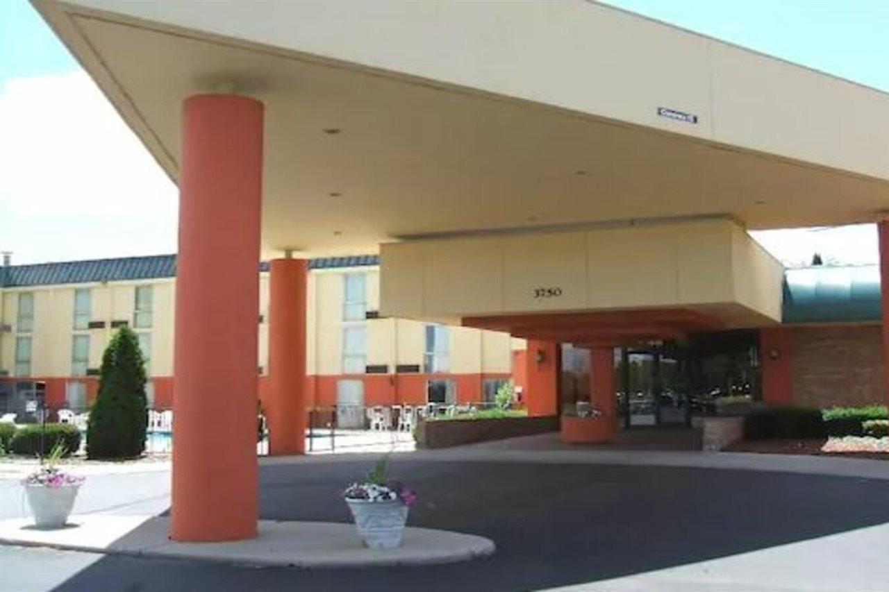 A Victory Inn & Suites - Ann Arbor Extérieur photo